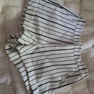 🚫SOLD🚫 Striped Shorts Sz Small